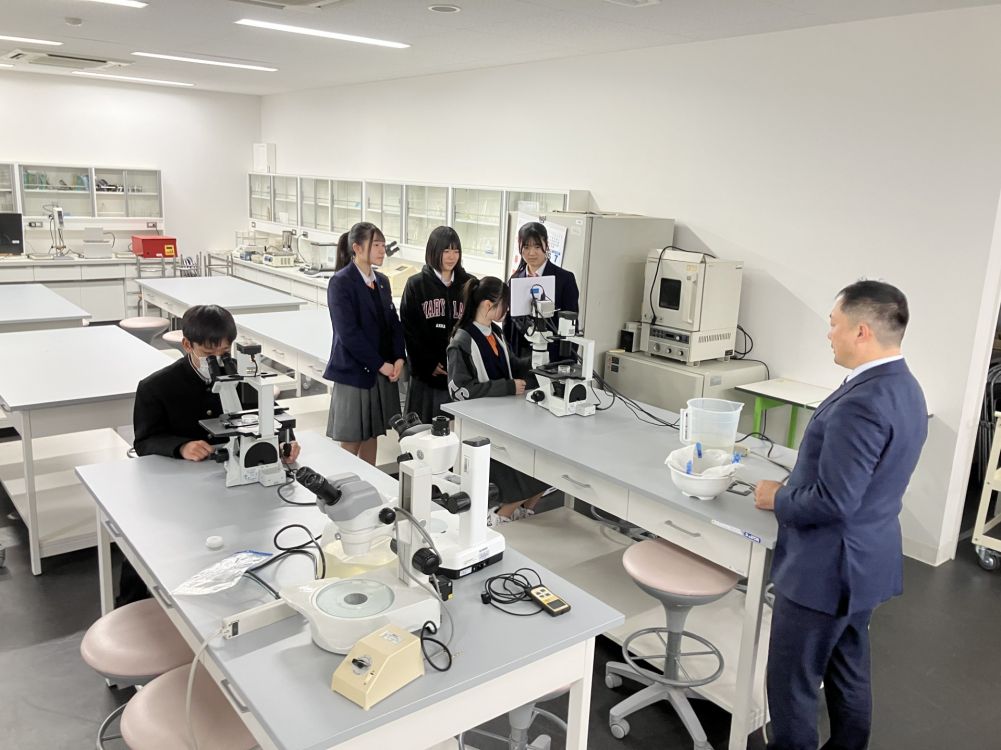 武生東高等学校　Hino・Quest（福井工業大学で生物系および化学系の実験を行いました。）