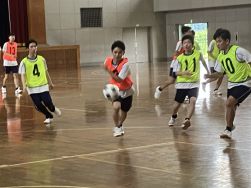 ２年生球技大会　学年全員が全力で楽しみました！