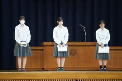 ２学期始業式と除草作業を行いました。
