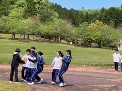 【２年生】春季遠足で白崎公園へ行ってきました