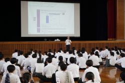 第３学年進路ガイダンス・説明会を行いました。